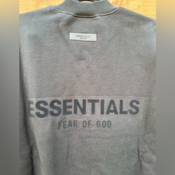 NWT Essentials Fear of God crew neck relaxed fit sweatshirt, Black, XS - Picture 4 of 11